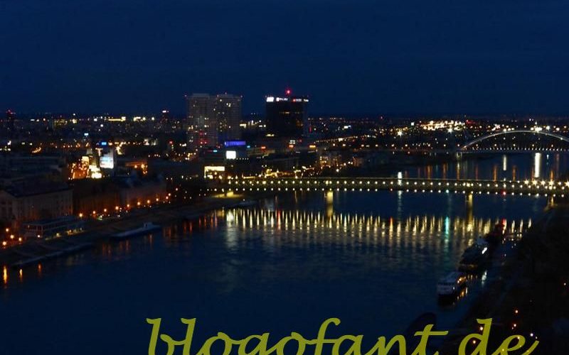 Bratislava in 24 Stunden - 1 Tag in Bratislava 1 K800 Bratislava Nacht Donau