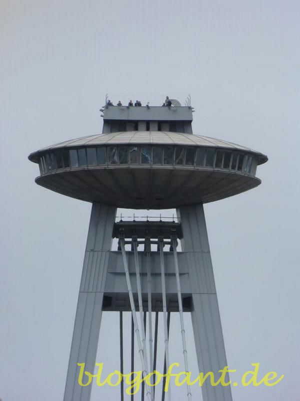 Bratislava – Die moderne pulsierende Stadt am Ufer der Donau 54 K800 Bratislava Ufo Turm