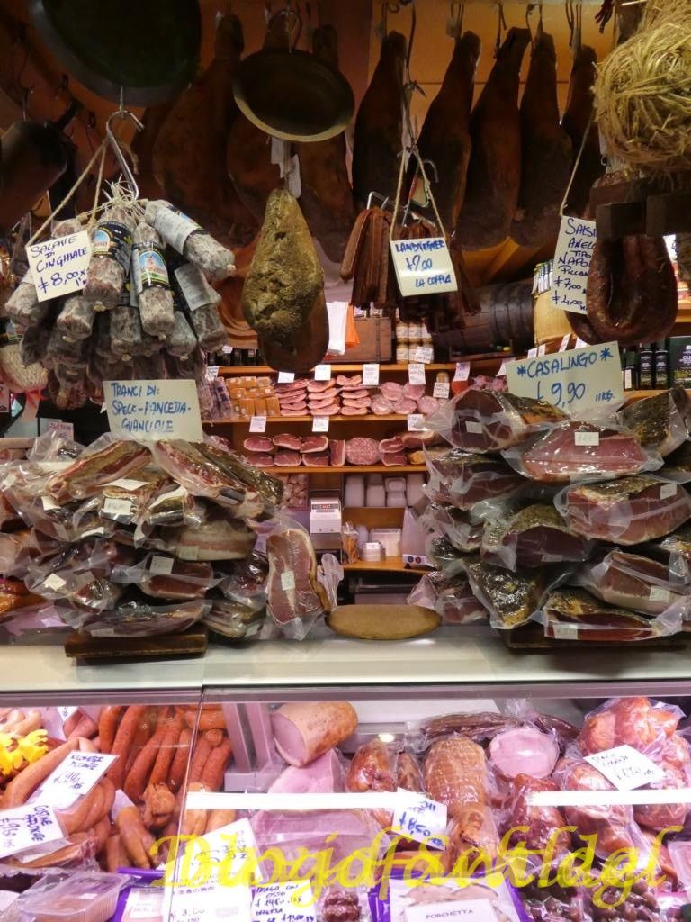 Florenz – Die Stadt im Herzen der Toskana 20 Florenz Makrt Fleisch