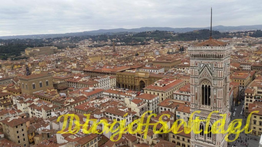 Florenz – Die Stadt im Herzen der Toskana 18 Florenz von oben mit Campanille