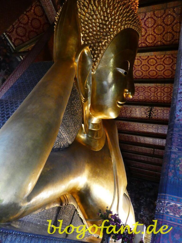 Wat Pho: Eine tiefgehende Entdeckungsreise durch Bangkoks ältesten Tempel 4 Wat Pho Liegender Buddha Bangkok Thailand