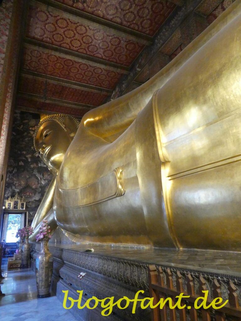 Wat Pho: Eine tiefgehende Entdeckungsreise durch Bangkoks ältesten Tempel 5 Wat Pho Liegender Buddha Bangkok Thailand